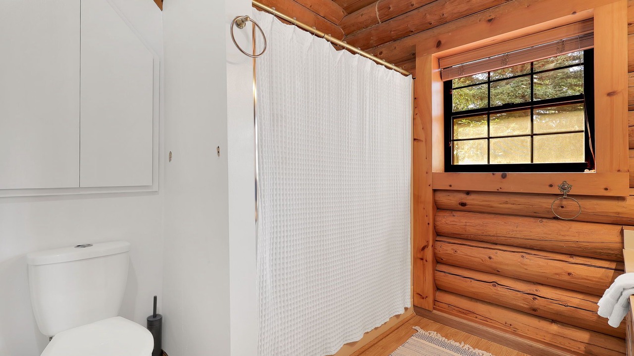 Photo of Bathroom in Cottonwood