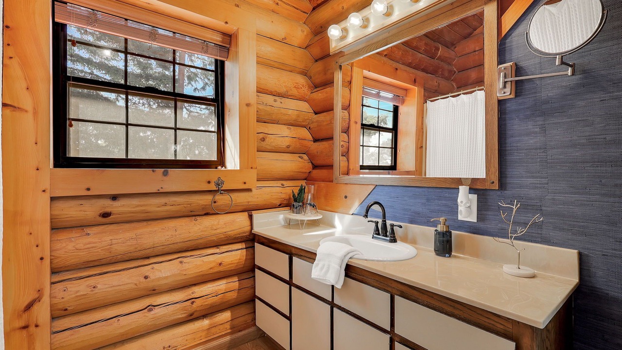 Photo of Bathroom in Cottonwood