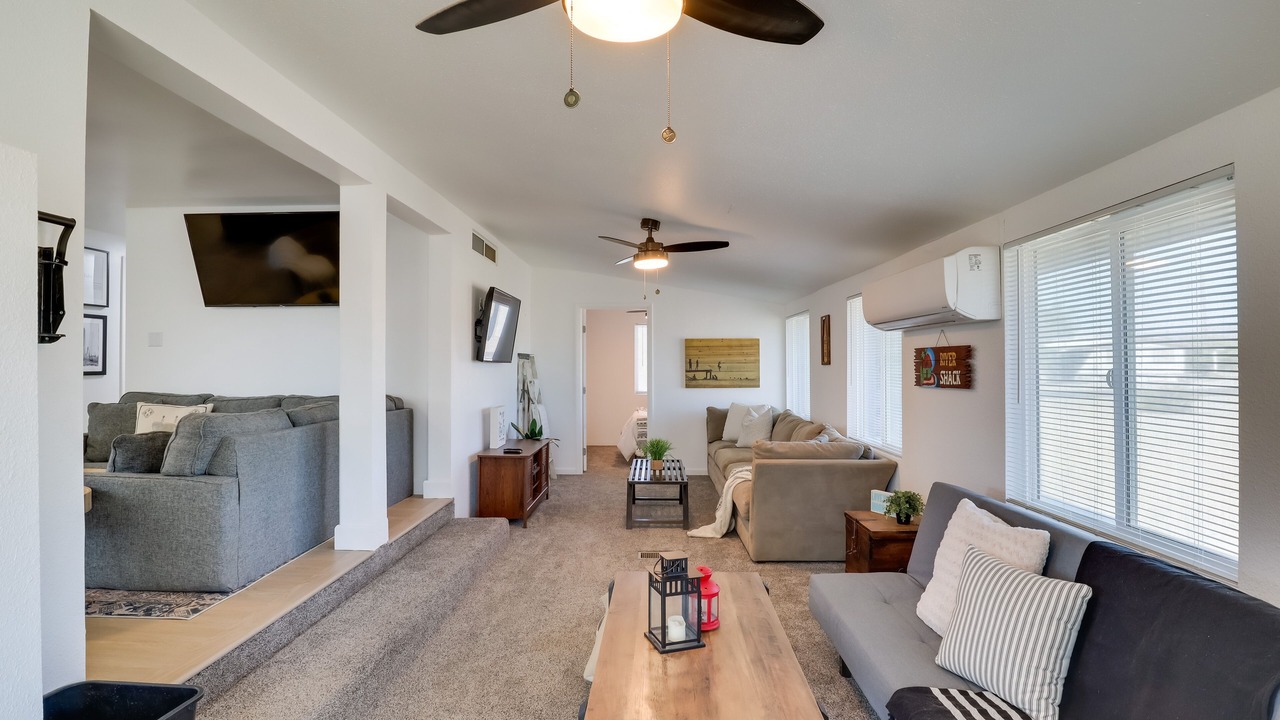 Photo of Livingroom in Topock