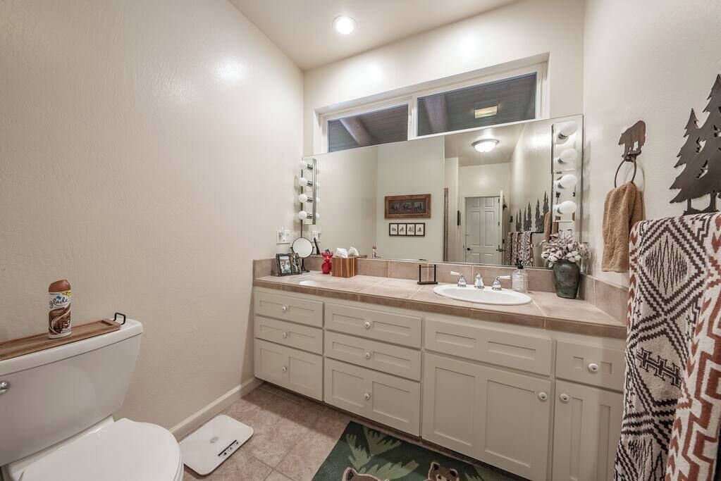 Photo of Bathroom in Granite Ridge