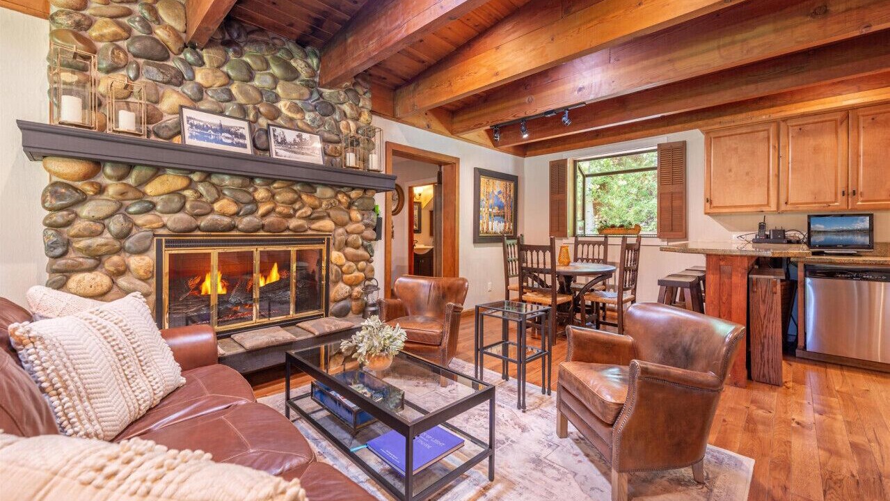 Photo of Livingroom in Tahoe Sierra Estates