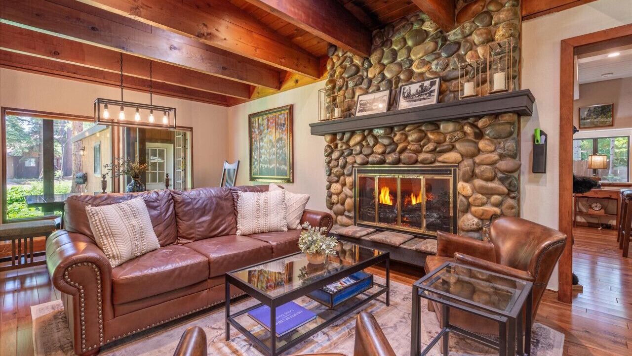 Photo of Livingroom in Tahoe Sierra Estates