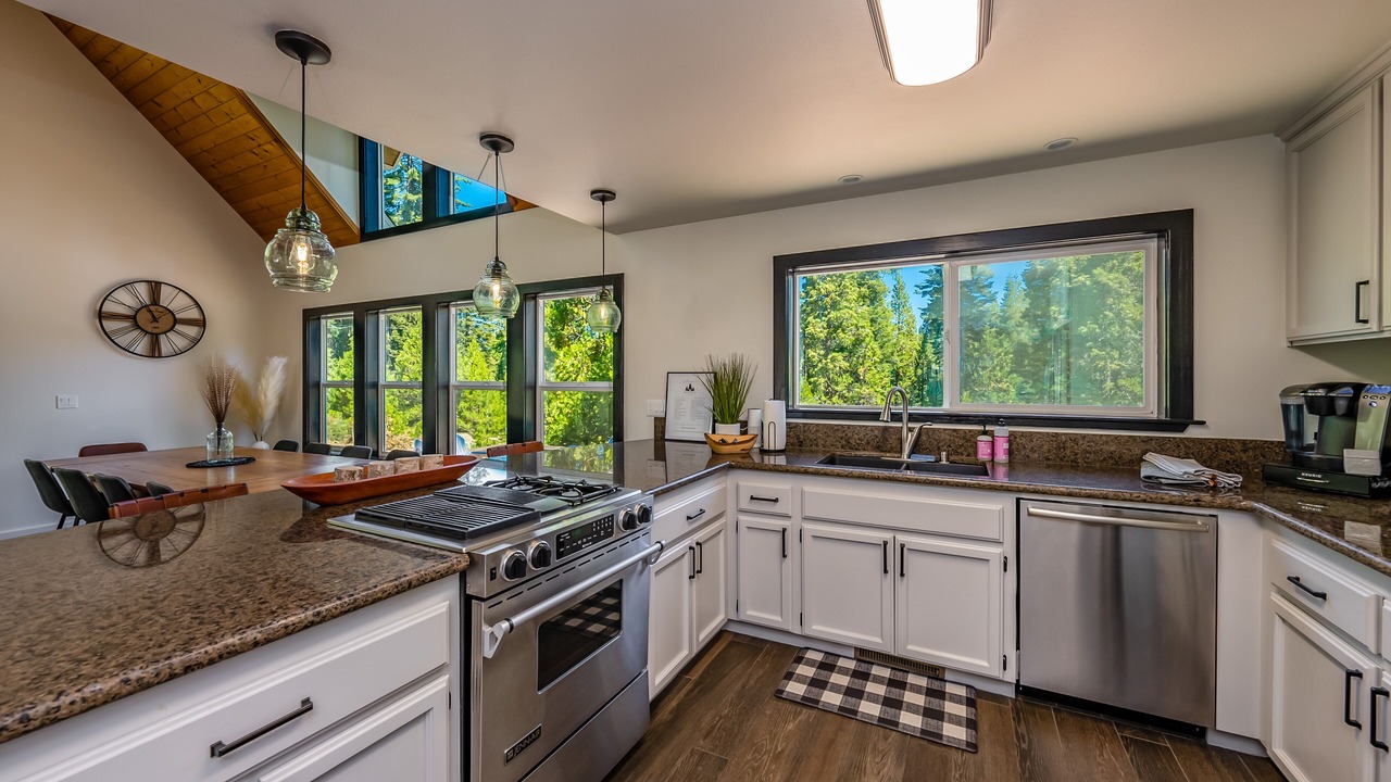 Photo of Kitchen in Shaver Lake