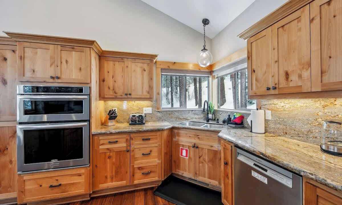 Photo of Kitchen in Pioneer Trail