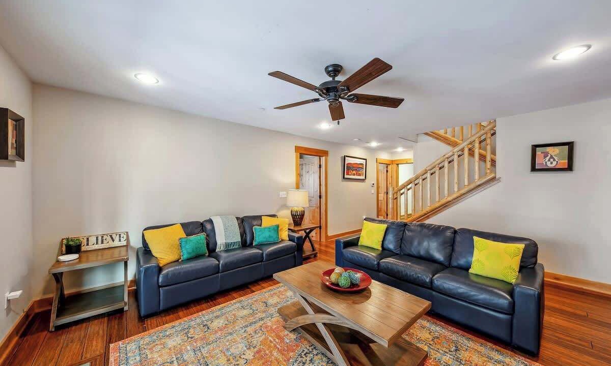 Photo of Livingroom in Pioneer Trail