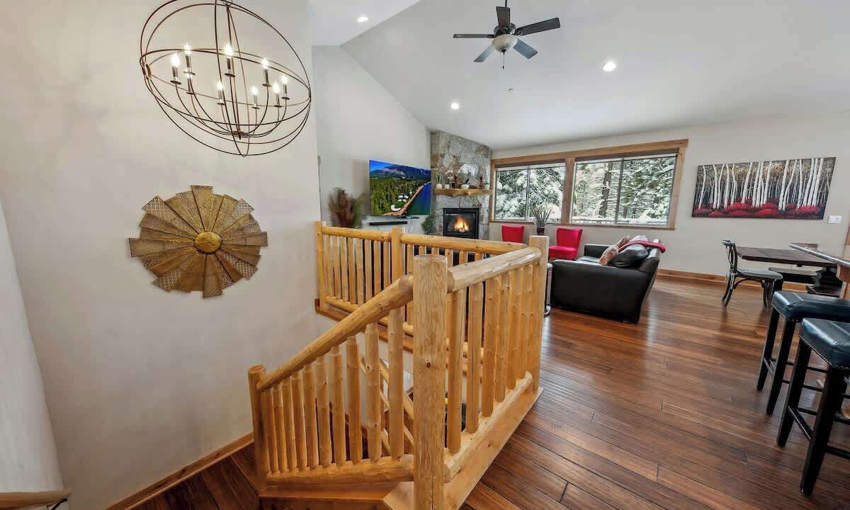 Photo of Livingroom in Pioneer Trail