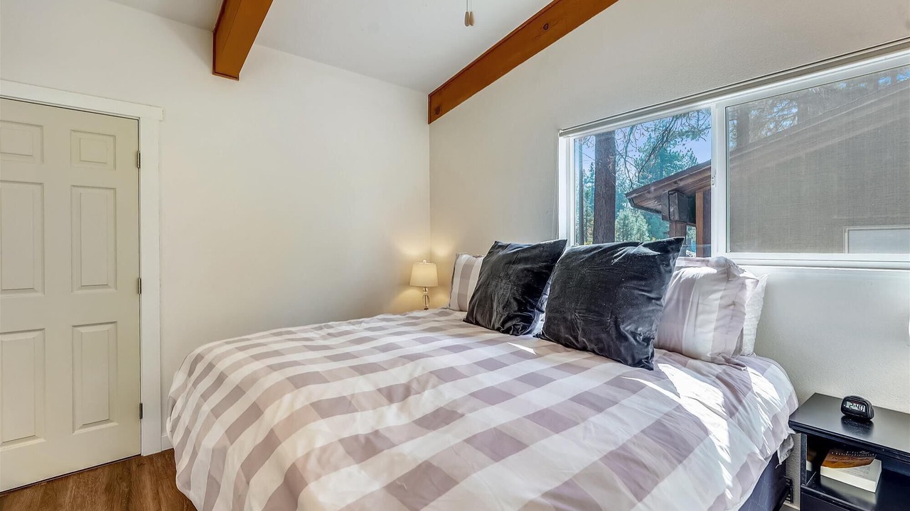 Photo of Bedroom in Kings Beach