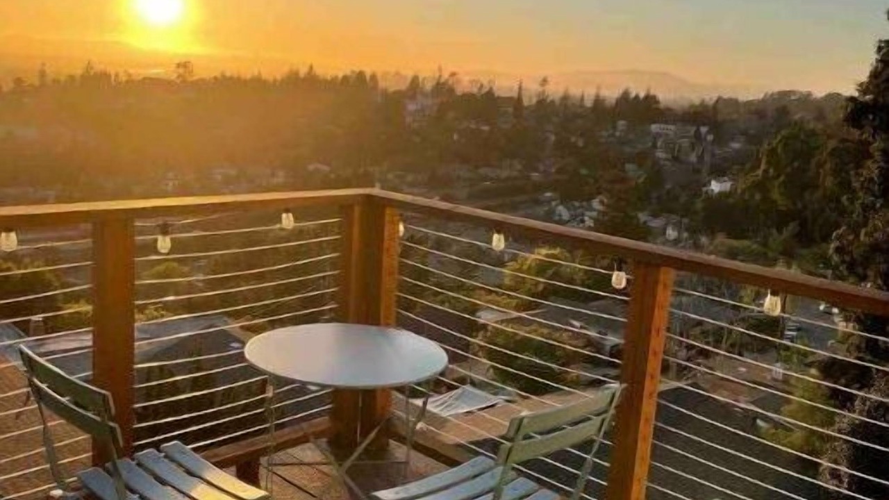 Photo of Outdoor in Leona Heights