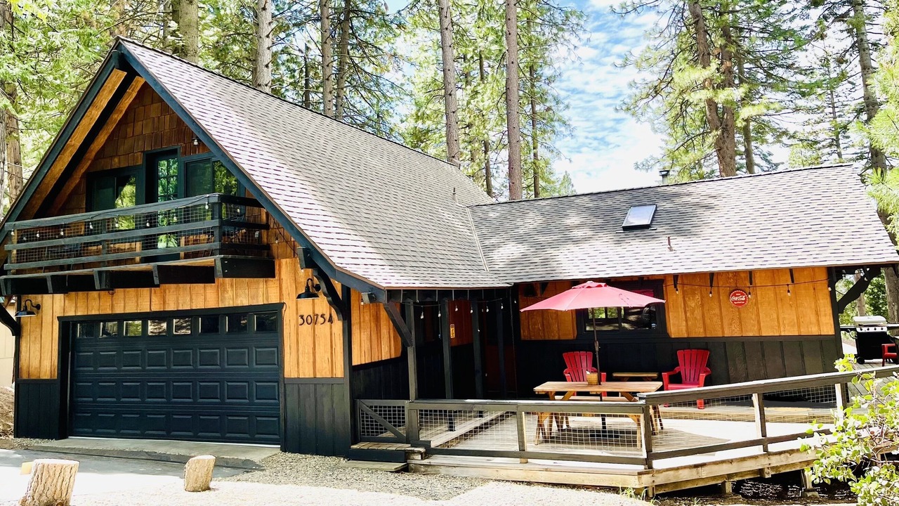 Photo of Outdoor in Strawberry