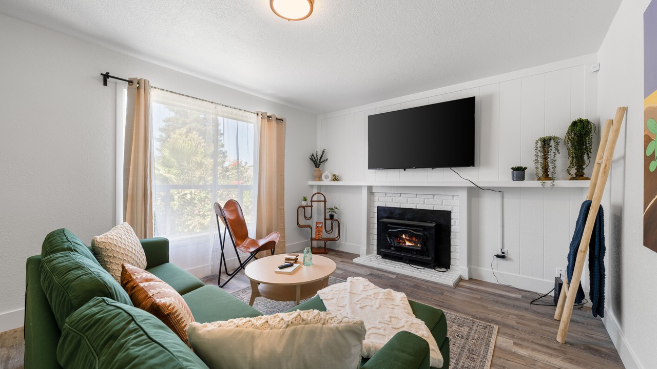 Photo of Livingroom in Parkway-South Sacramento