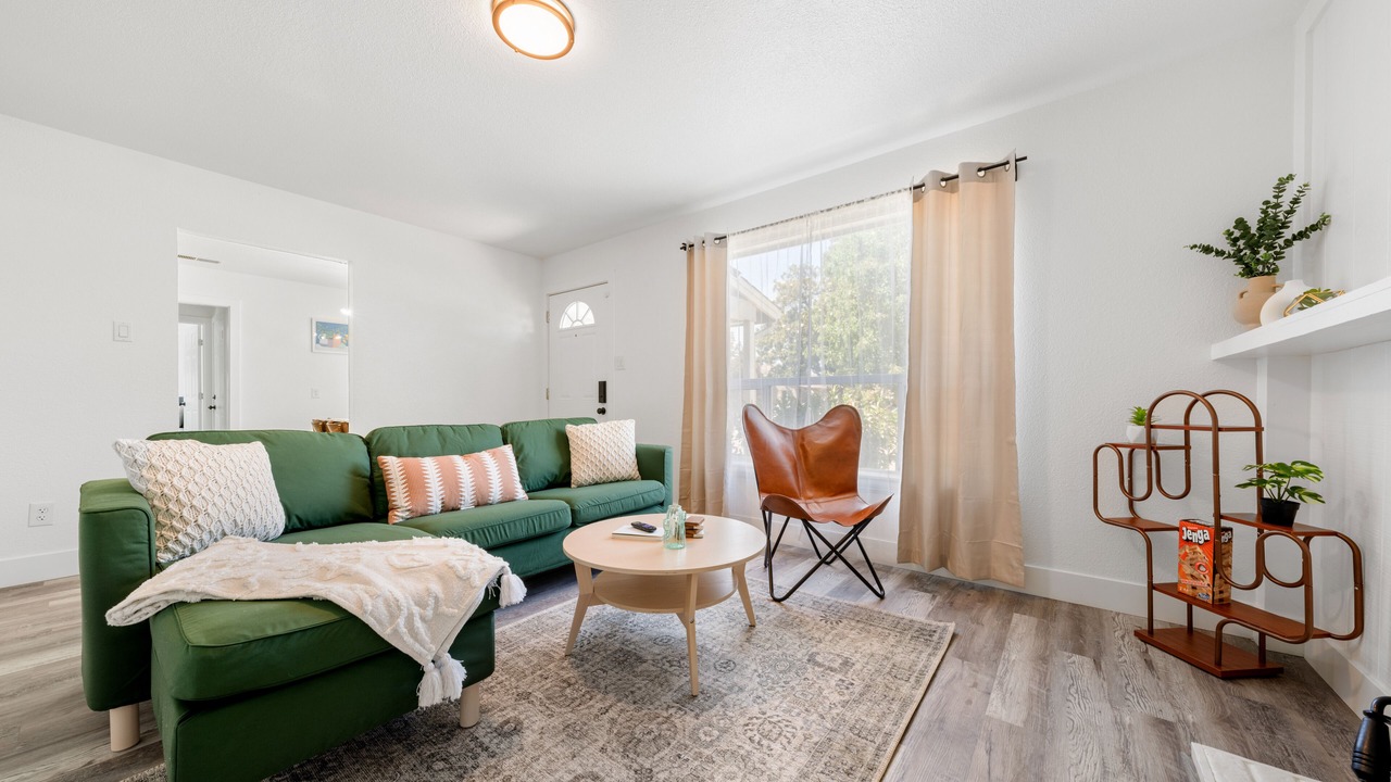 Photo of Livingroom in Parkway-South Sacramento