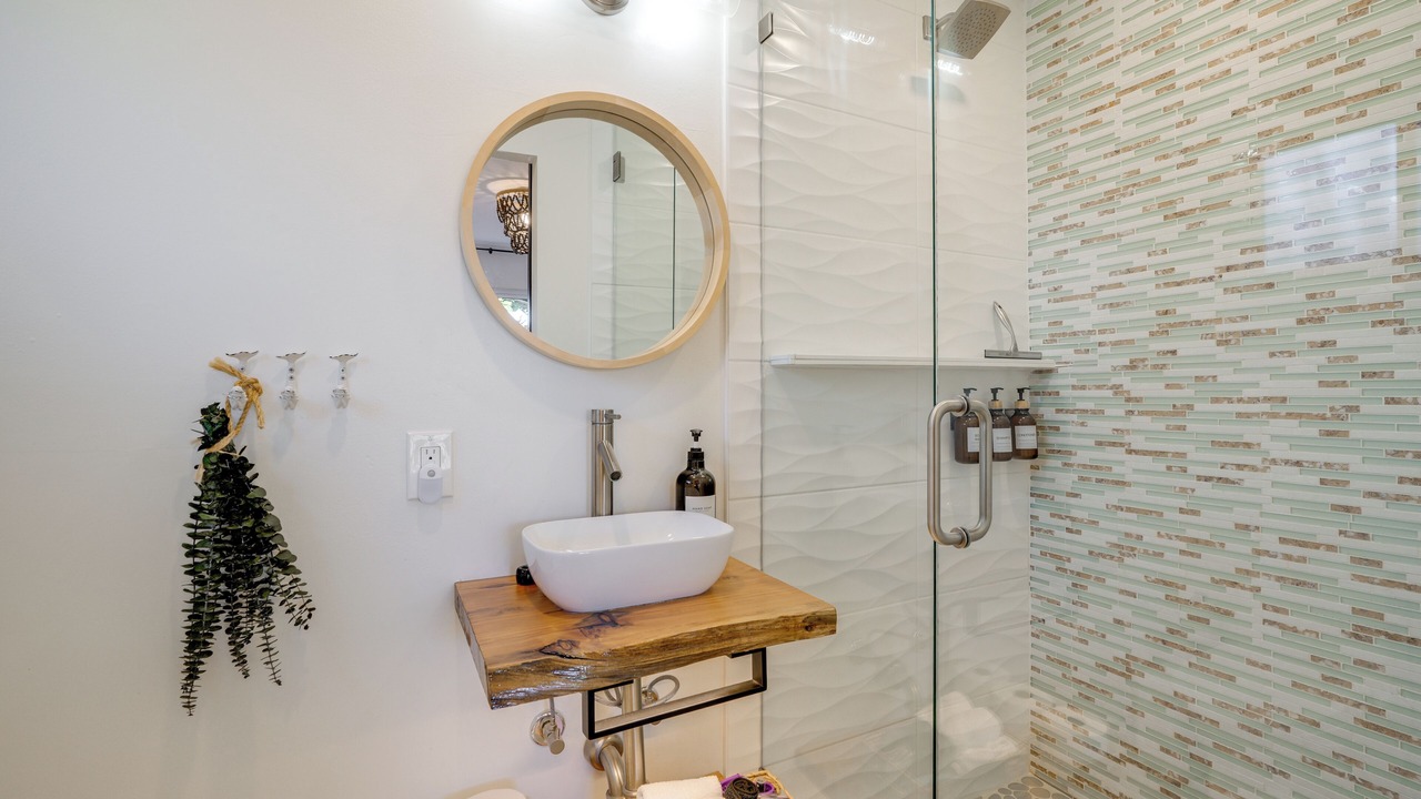 Photo of Bathroom in Mescal Corridor NW