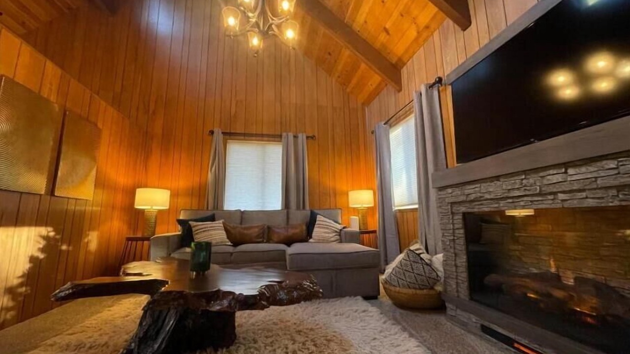 Photo of Livingroom in Twain Harte
