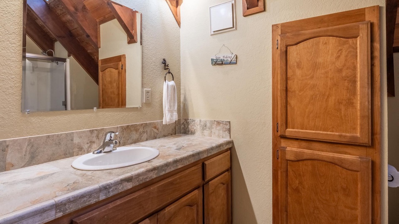 Photo of Bathroom in Kingswood Estates