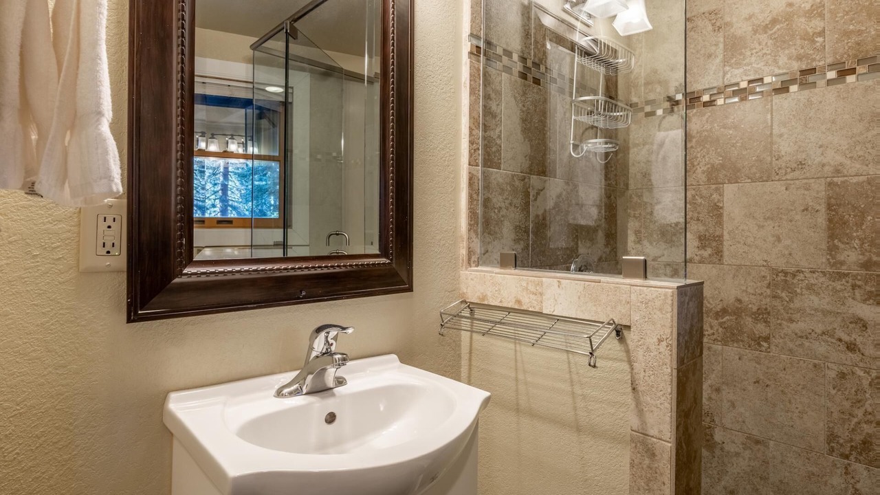 Photo of Bathroom in Kingswood Estates