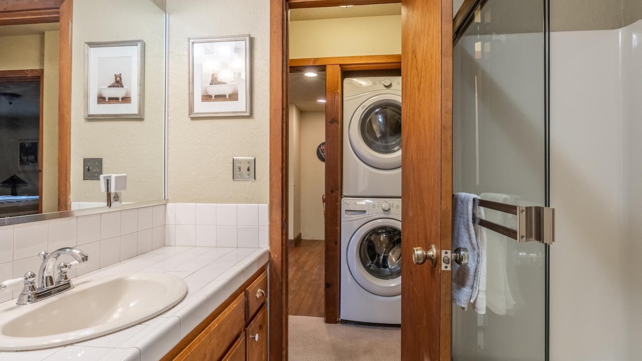 Photo of Bathroom in Kingswood Estates