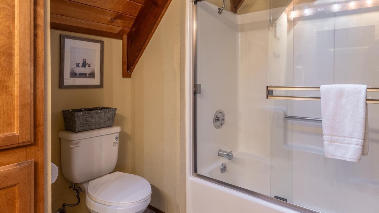 Photo of Bathroom in Kingswood Estates