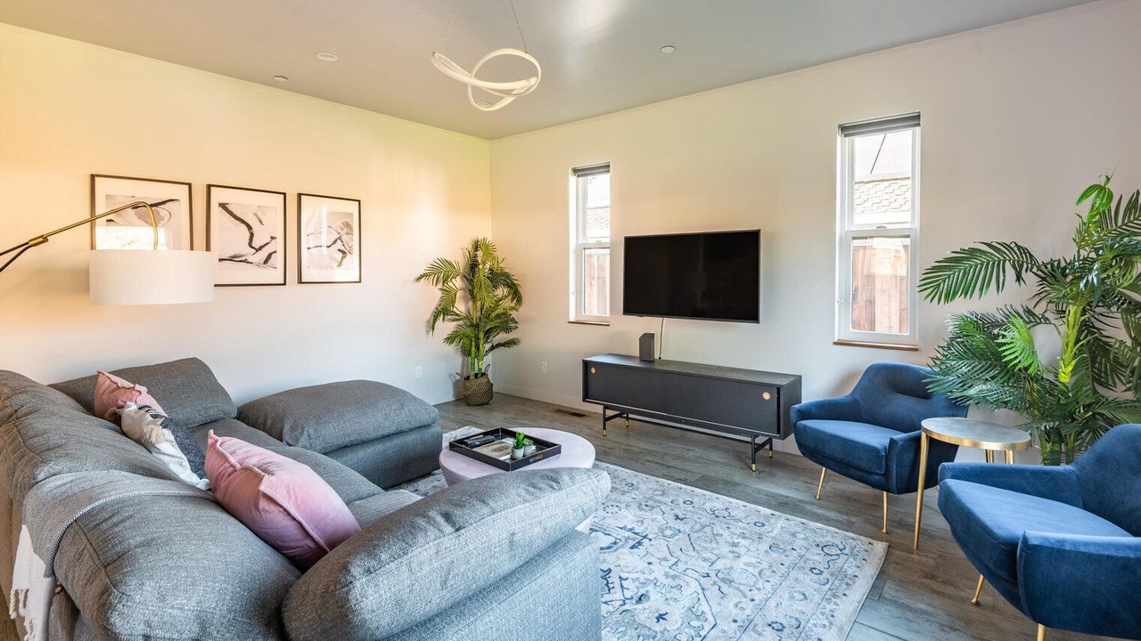 Photo of Livingroom in Northside