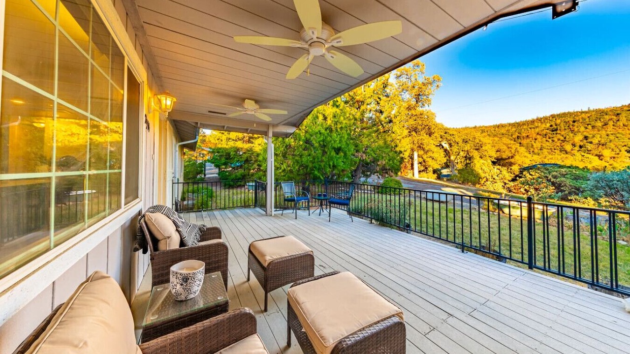 Photo of Patio Balcony in Oakhurst