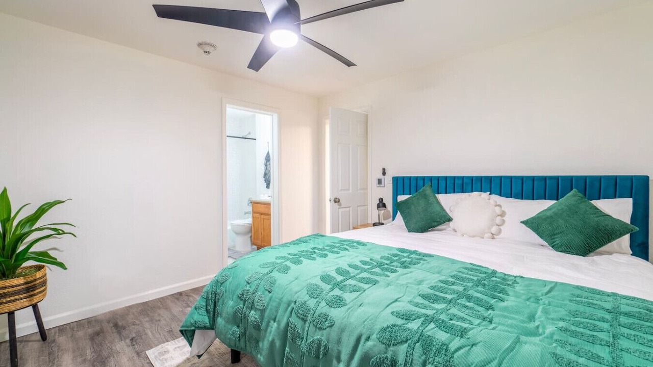 Photo of Bedroom in Midtown