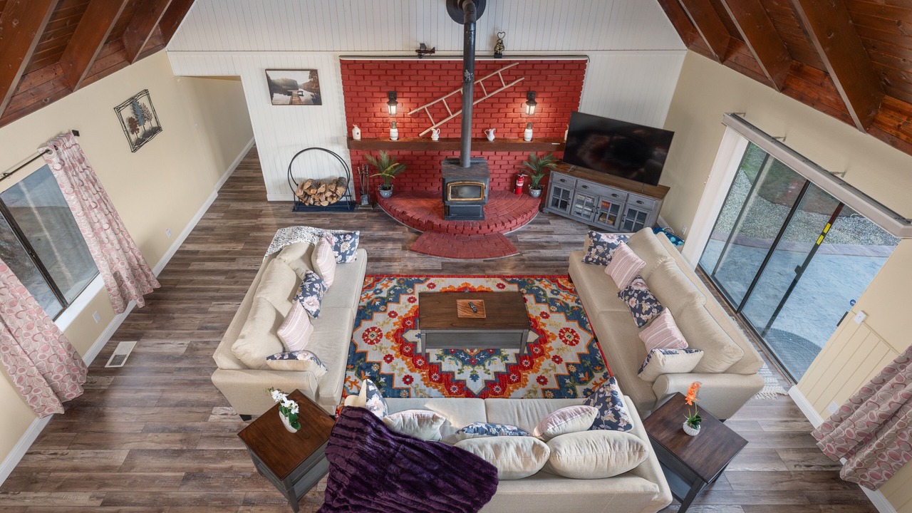Photo of Livingroom in Oakhurst