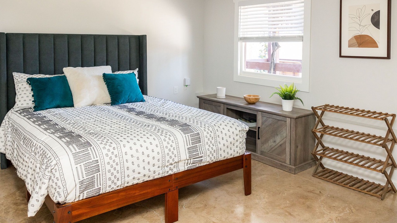 Photo of Bedroom in Oakland