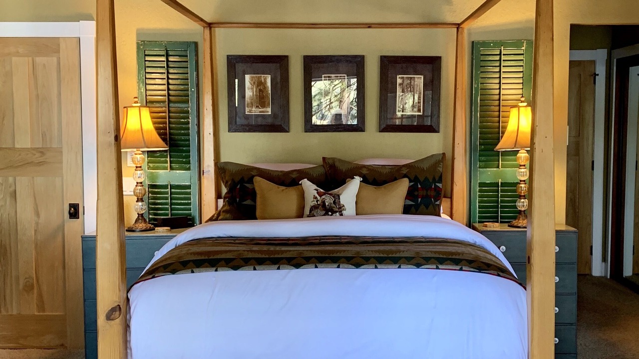 Photo of Bedroom in Groveland