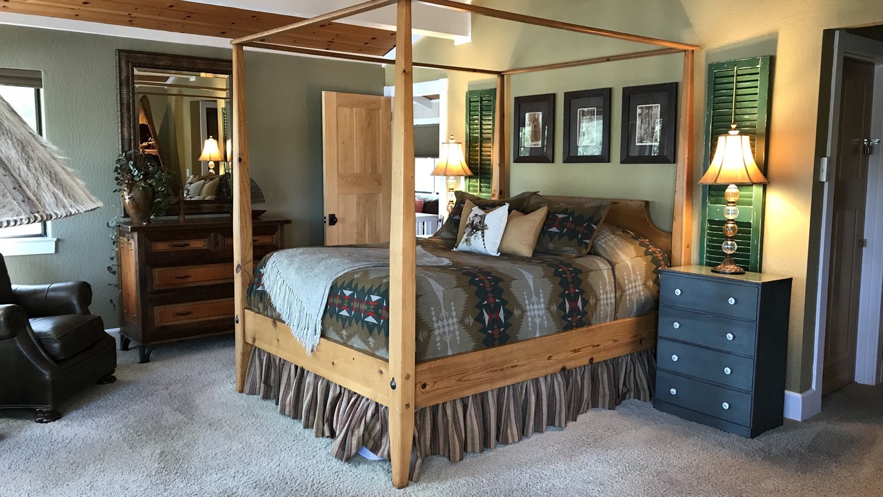 Photo of Bedroom in Groveland