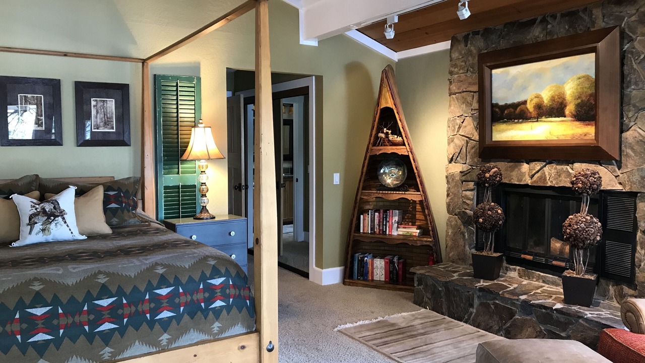Photo of Bedroom in Groveland