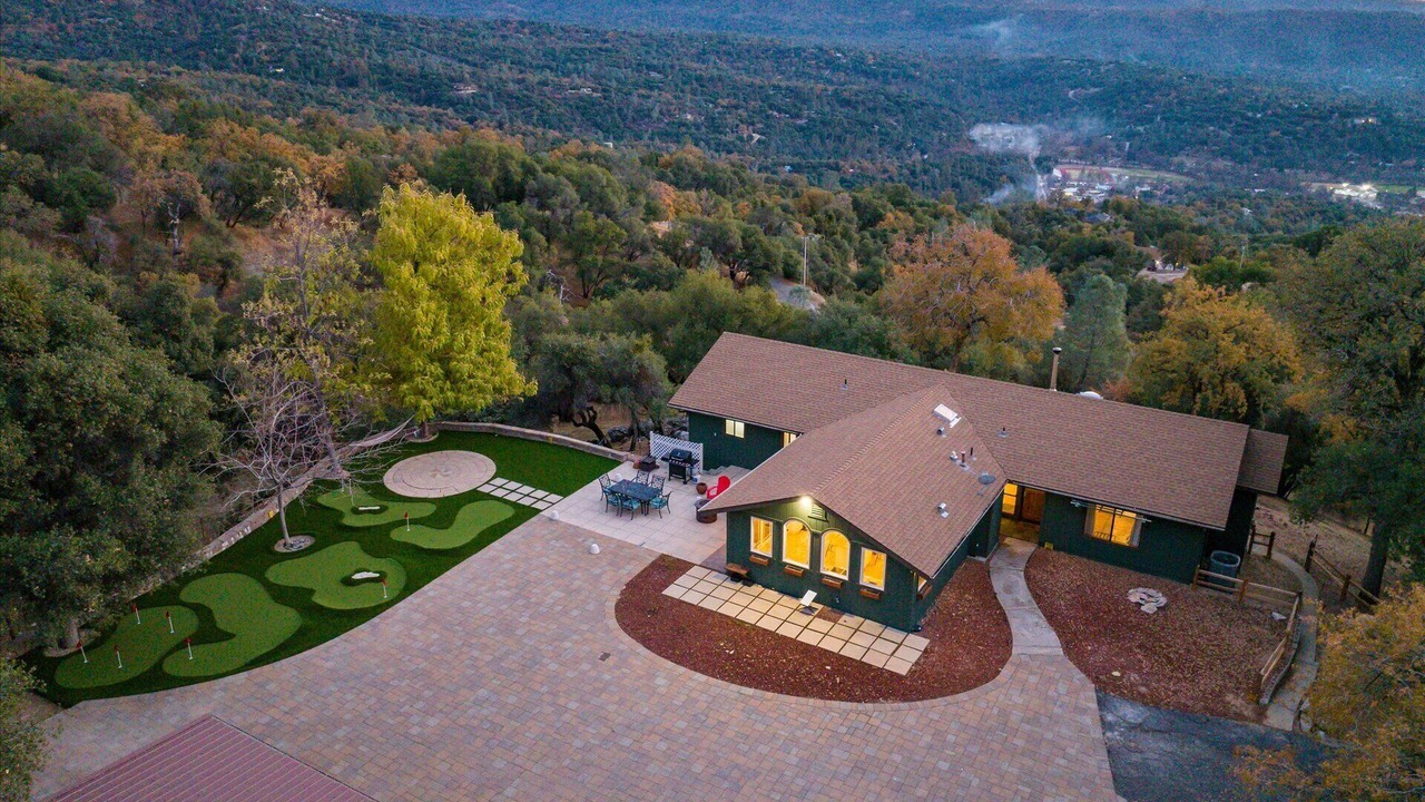 Photo of Outdoor in Oakhurst