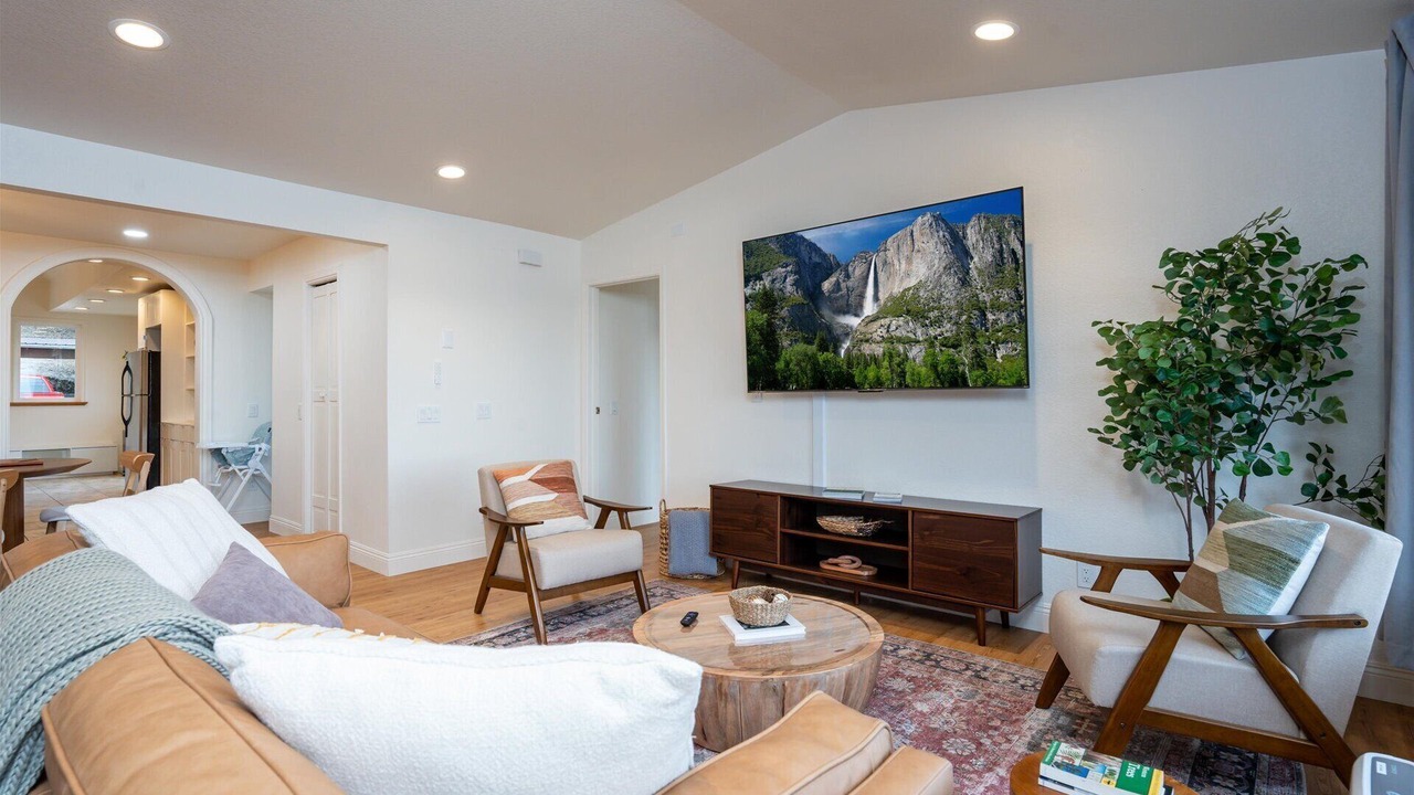 Photo of Livingroom in Oakhurst