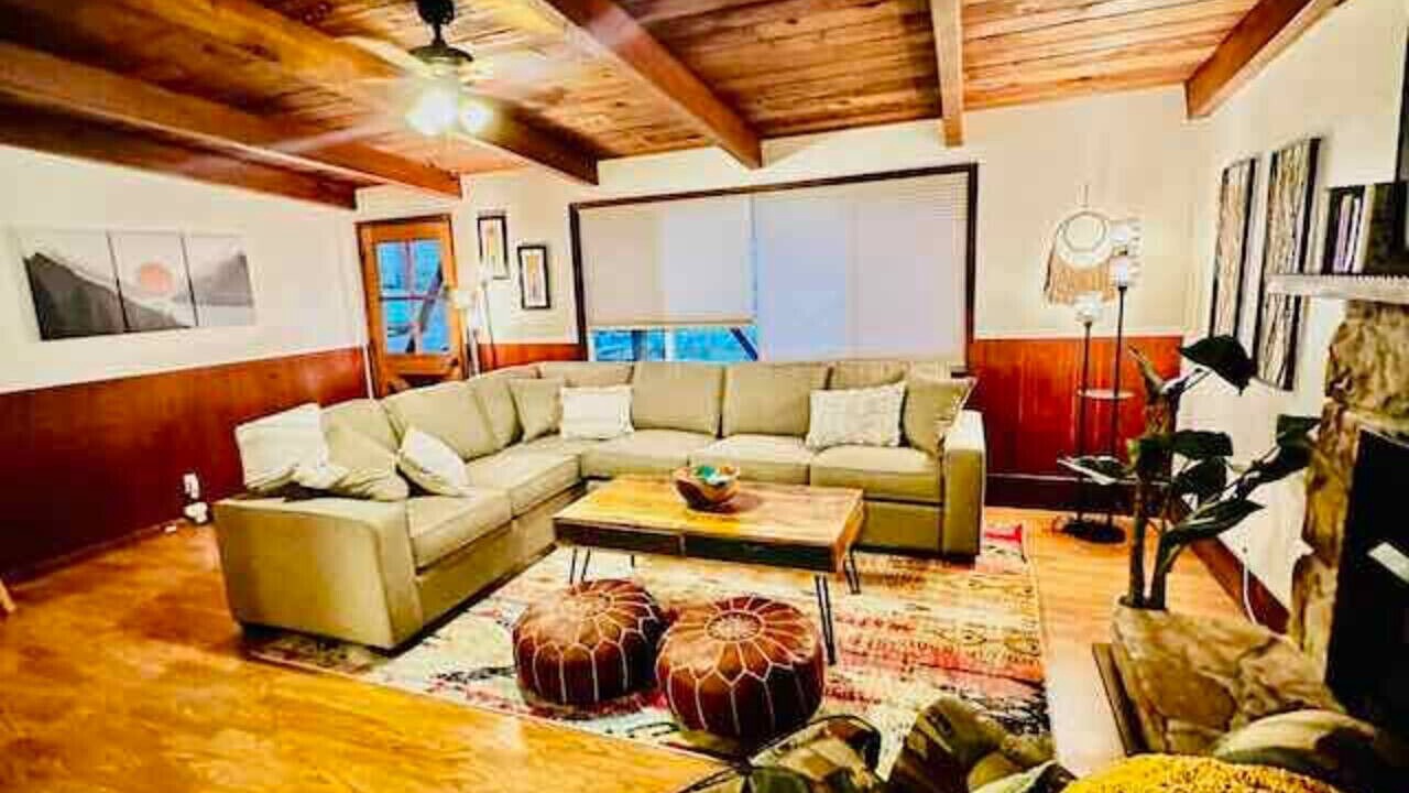 Photo of Livingroom in Oakhurst