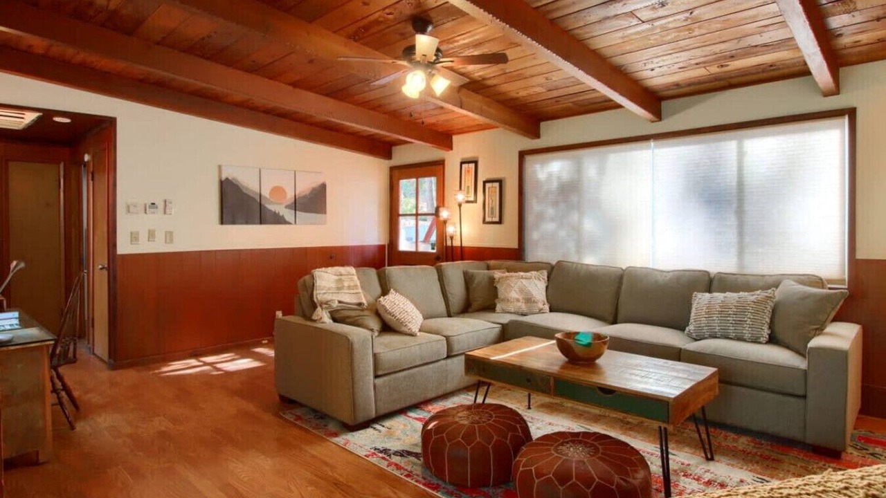 Photo of Livingroom in Oakhurst