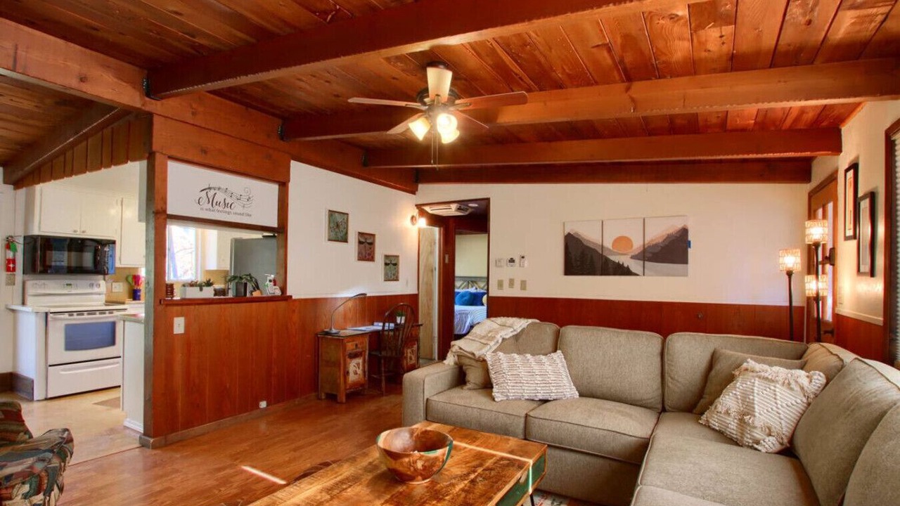 Photo of Livingroom in Oakhurst