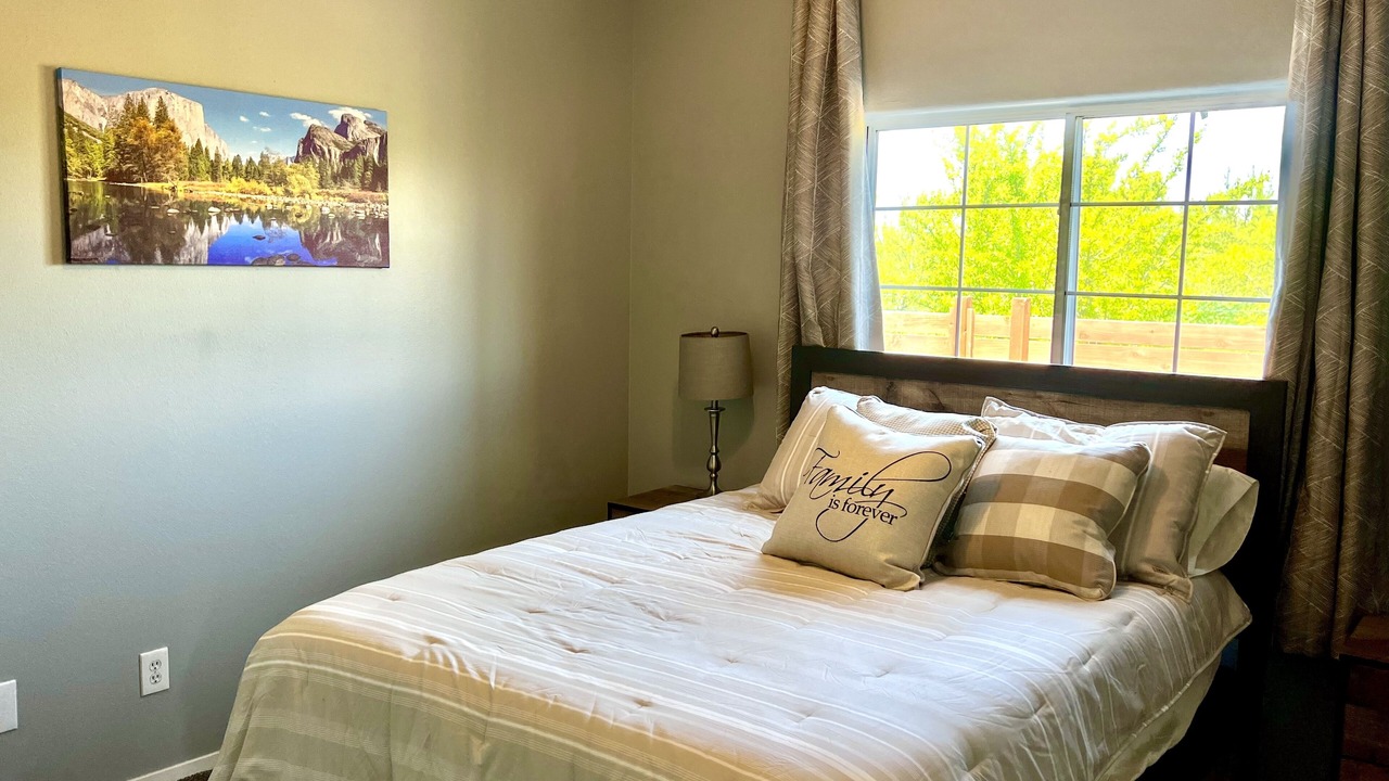 Photo of Bedroom in Dinuba