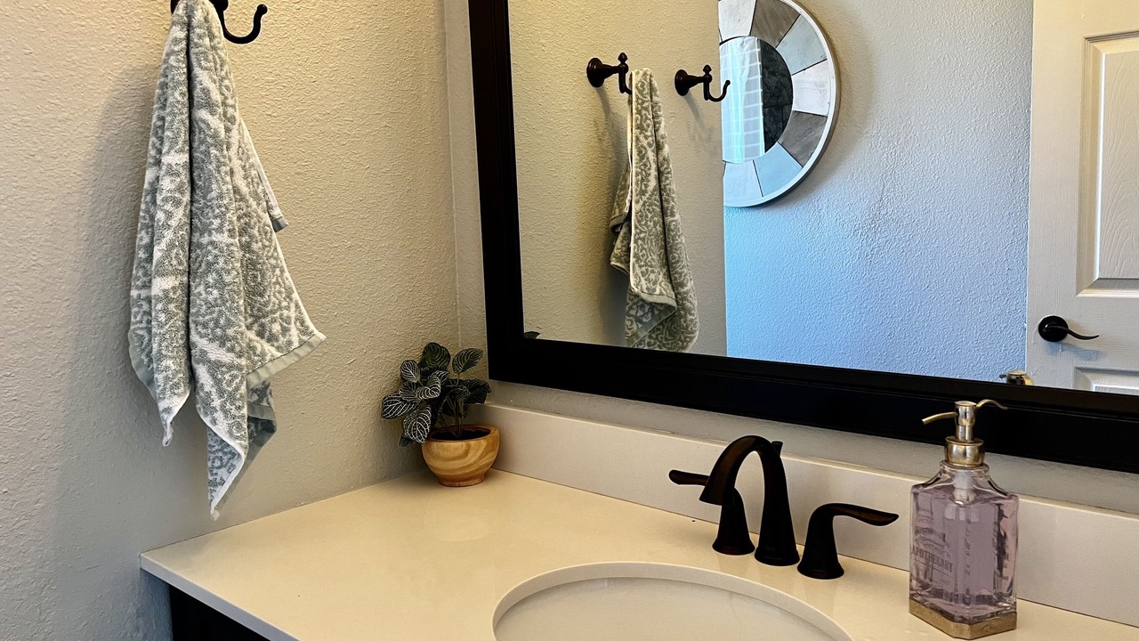 Photo of Bathroom in Dinuba
