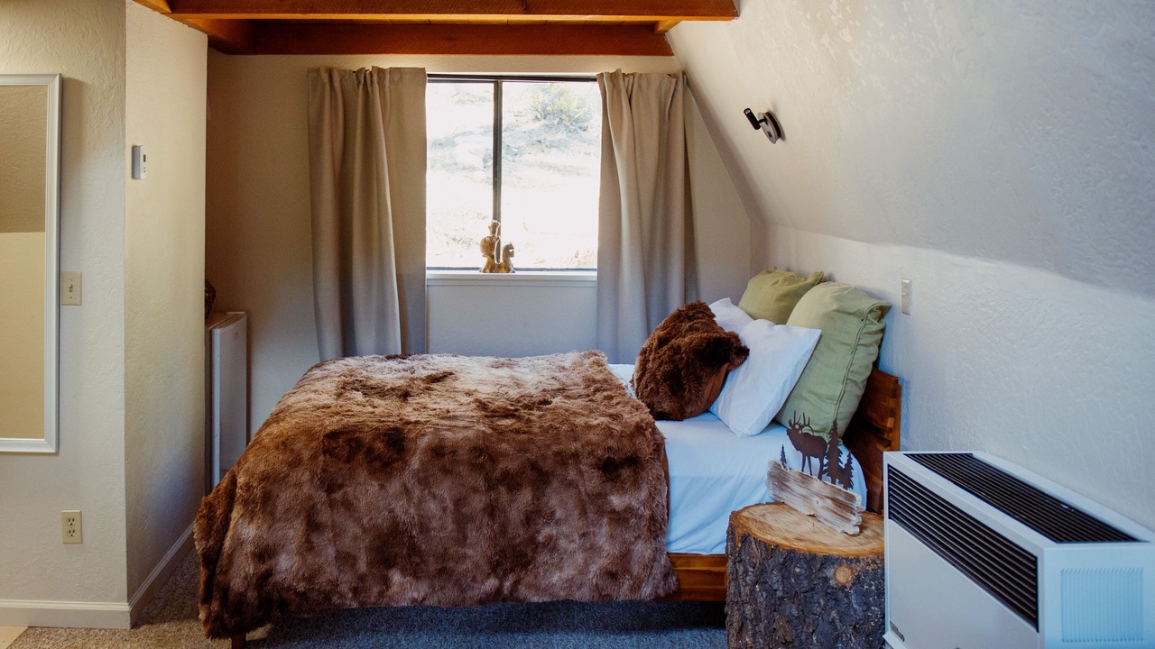 Photo of Bedroom in Echo Lake