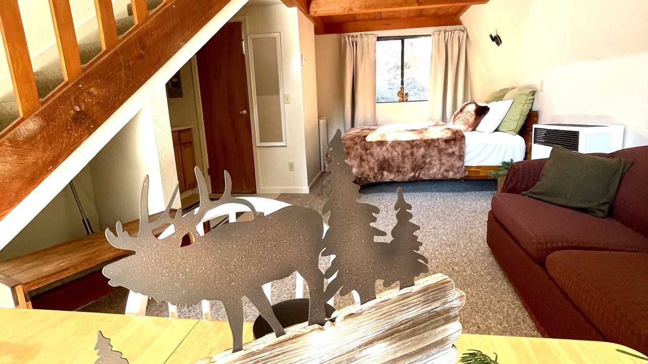 Photo of Livingroom in Echo Lake