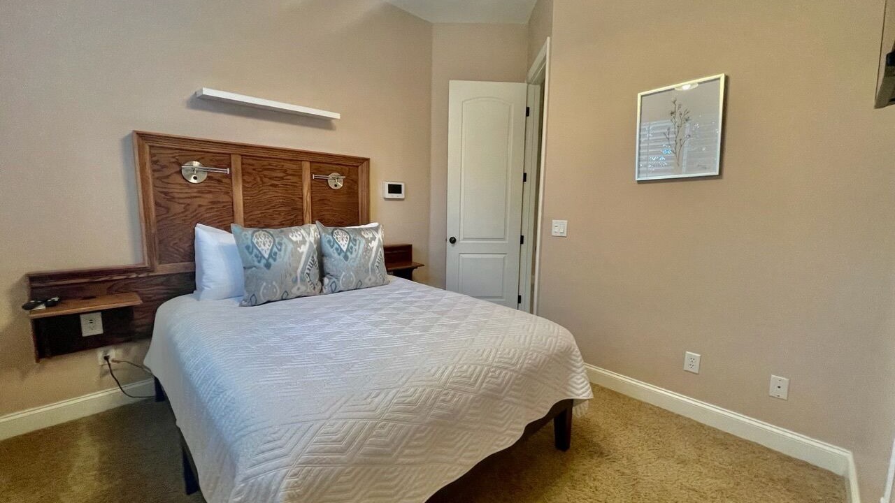 Photo of Bedroom in Black Mountain