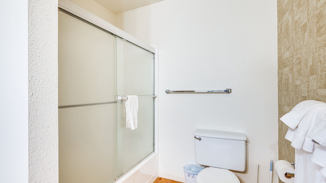 Photo of Bathroom in Groveland