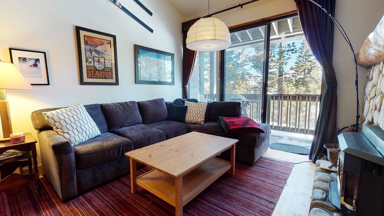 Photo of Livingroom in Woodwinds