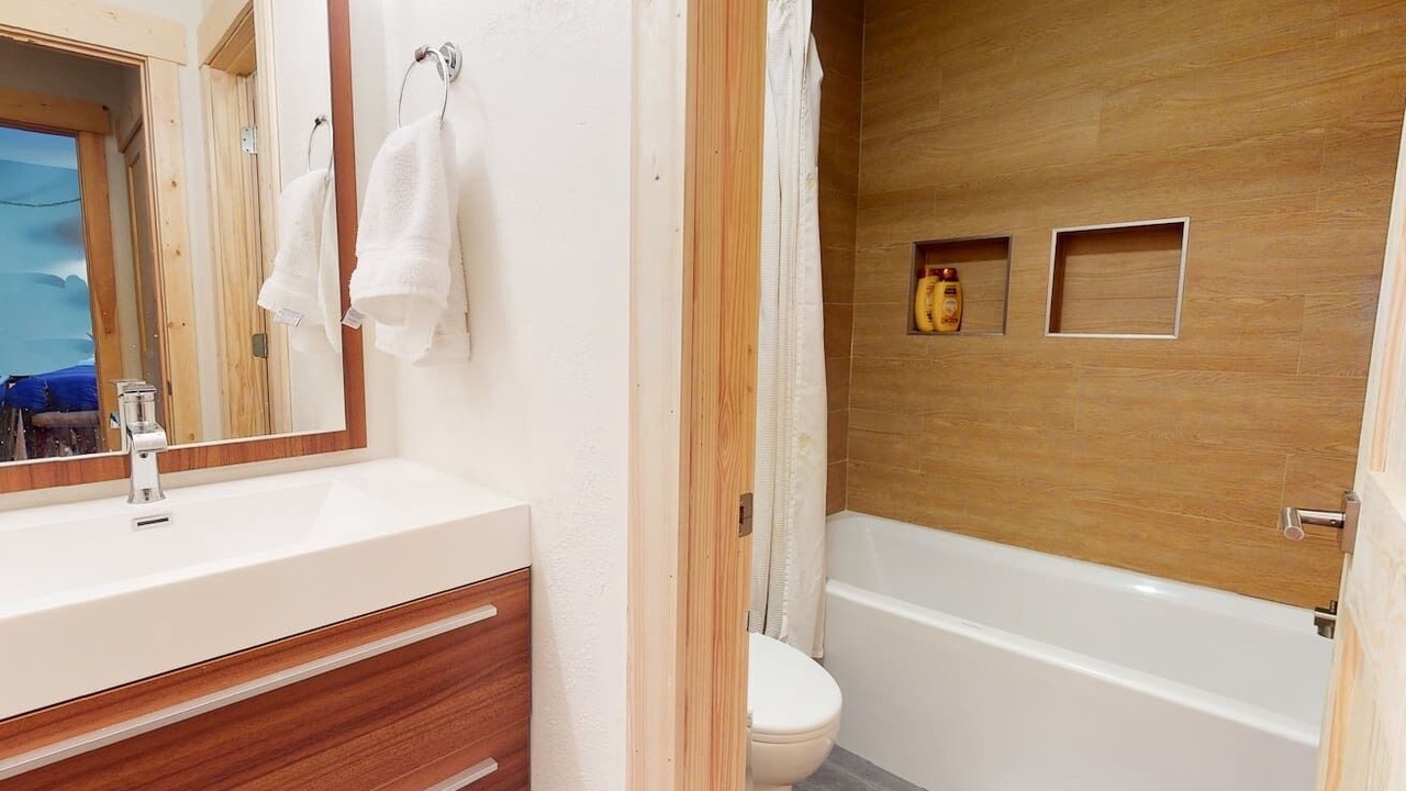Photo of Bathroom in Woodwinds