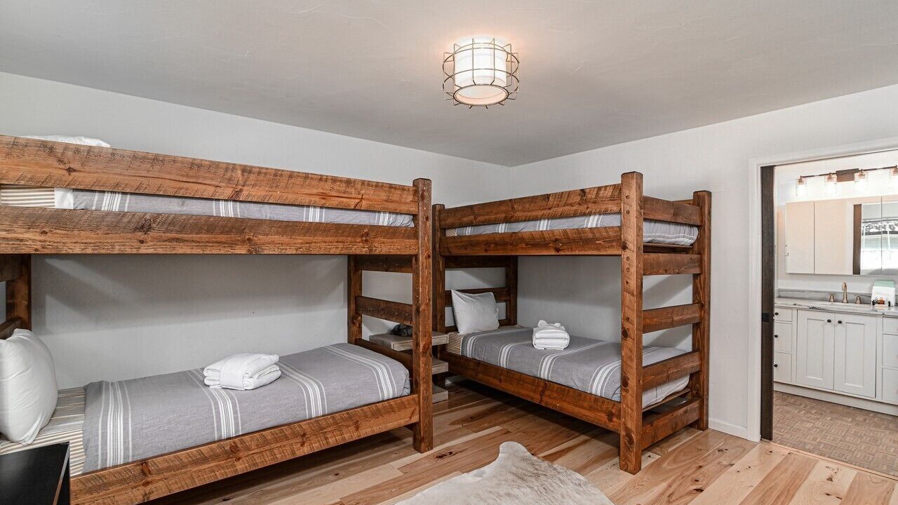 Photo of Bedroom in Skyland