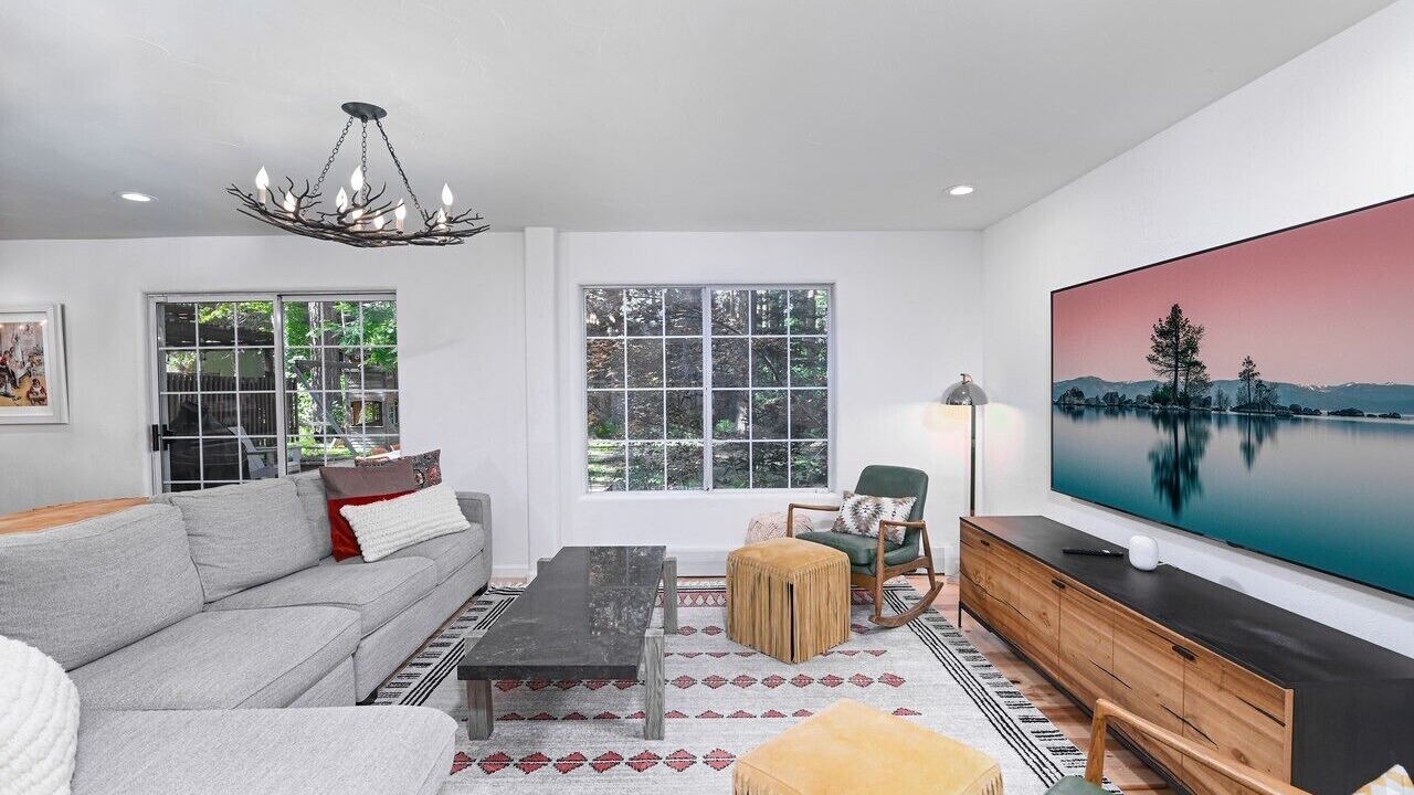 Photo of Livingroom in Skyland