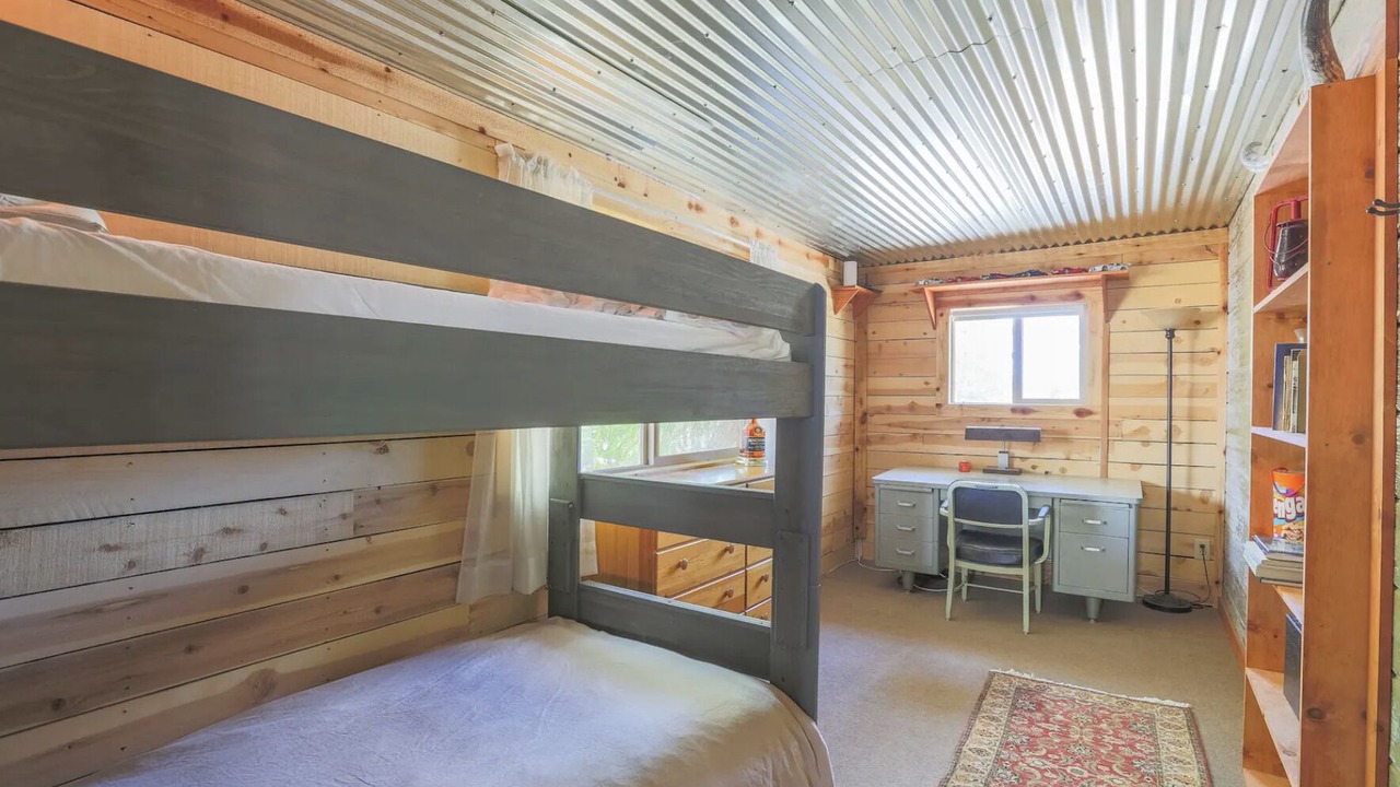 Photo of Bedroom in Randsburg