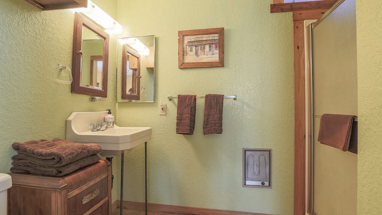 Photo of Bathroom in Randsburg