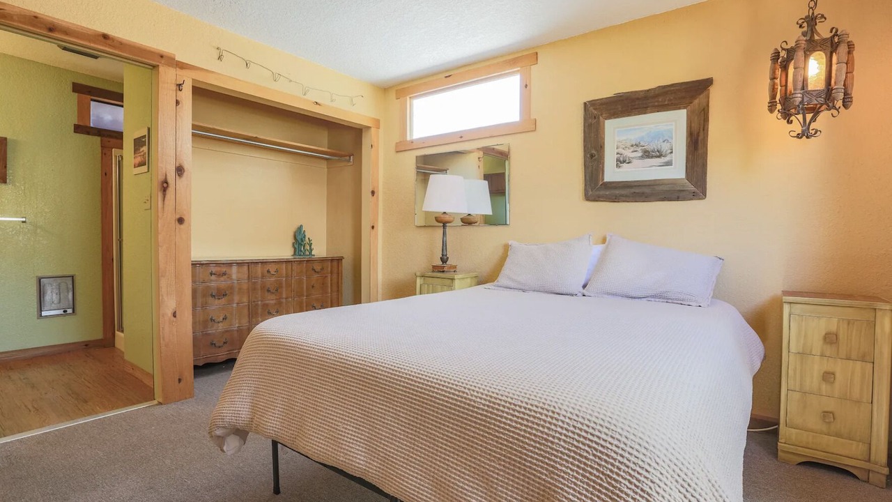 Photo of Bedroom in Randsburg