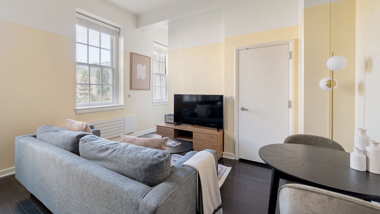 Photo of Livingroom in Presidio