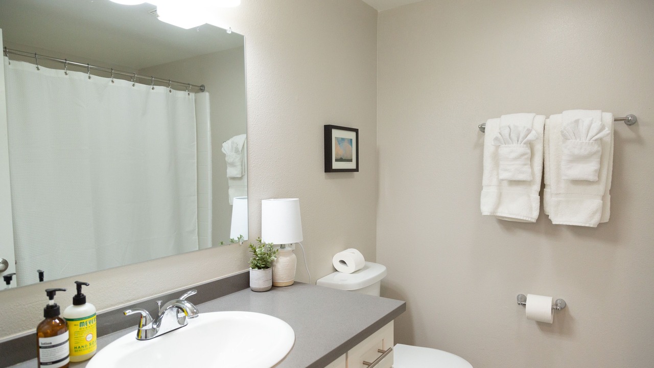 Photo of Bathroom in Thousand Oaks