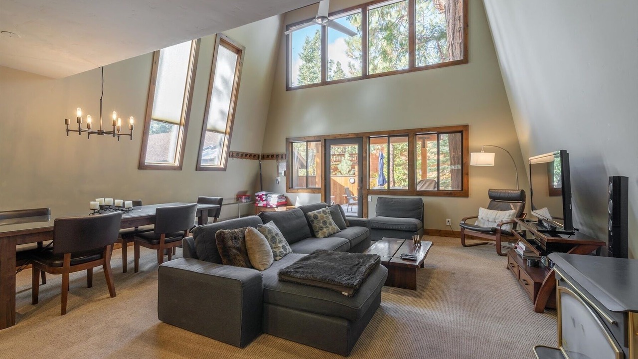 Photo of Livingroom in Lake Forest